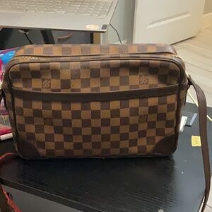 LV Damier Trocedro 30